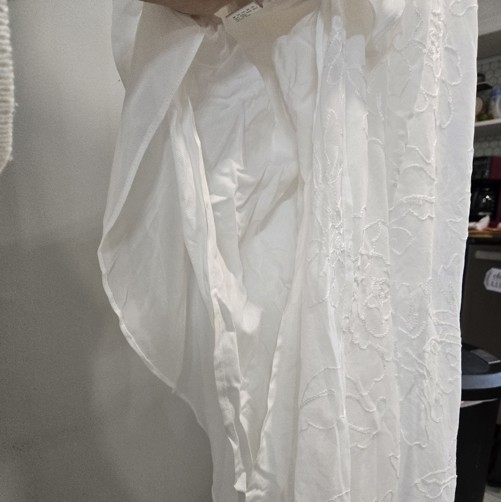 All About May• Lenora One-Shoulder White Ruffled Asymmetric Dress. Sz 6 - Picture 15 of 16